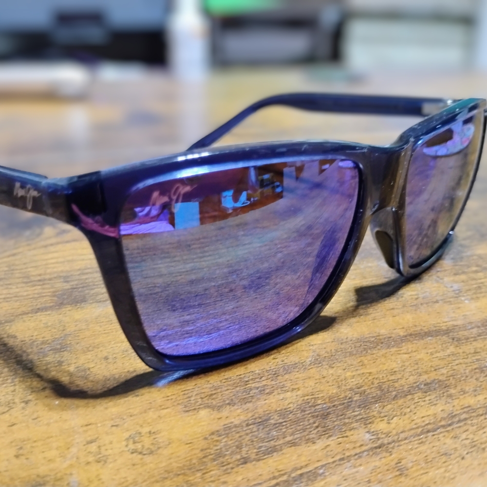Elegant Blue Sunglasses